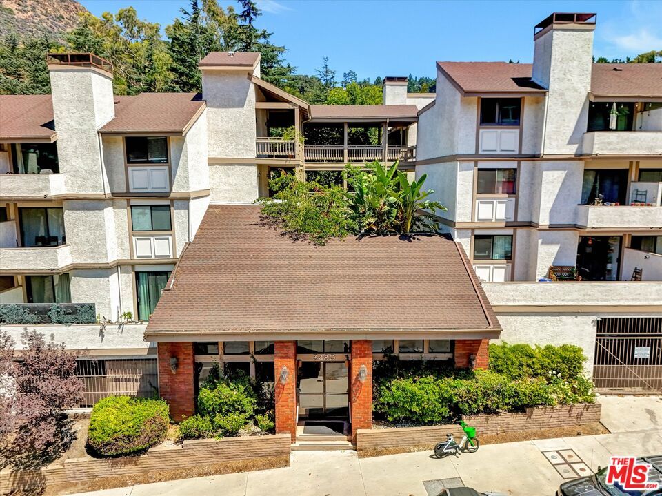 Property Photo: 3480 Barham Blvd CA 90068
