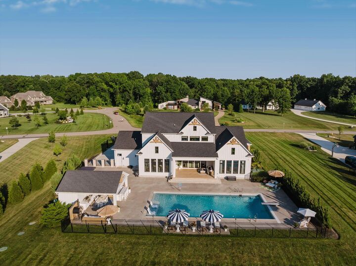 Property Photo: 9525 Britonwoods Drive OH 43021