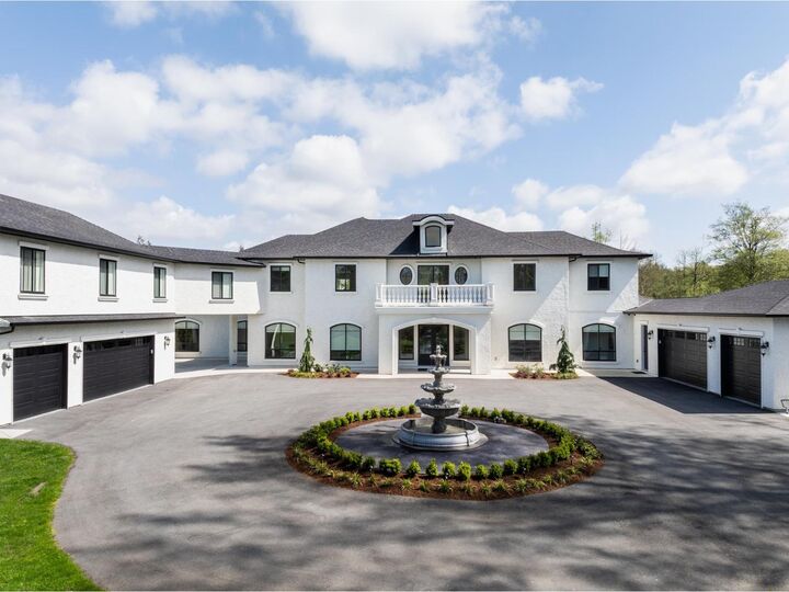 Property Photo: 606 202 Street 2 BC V2Z 1V7