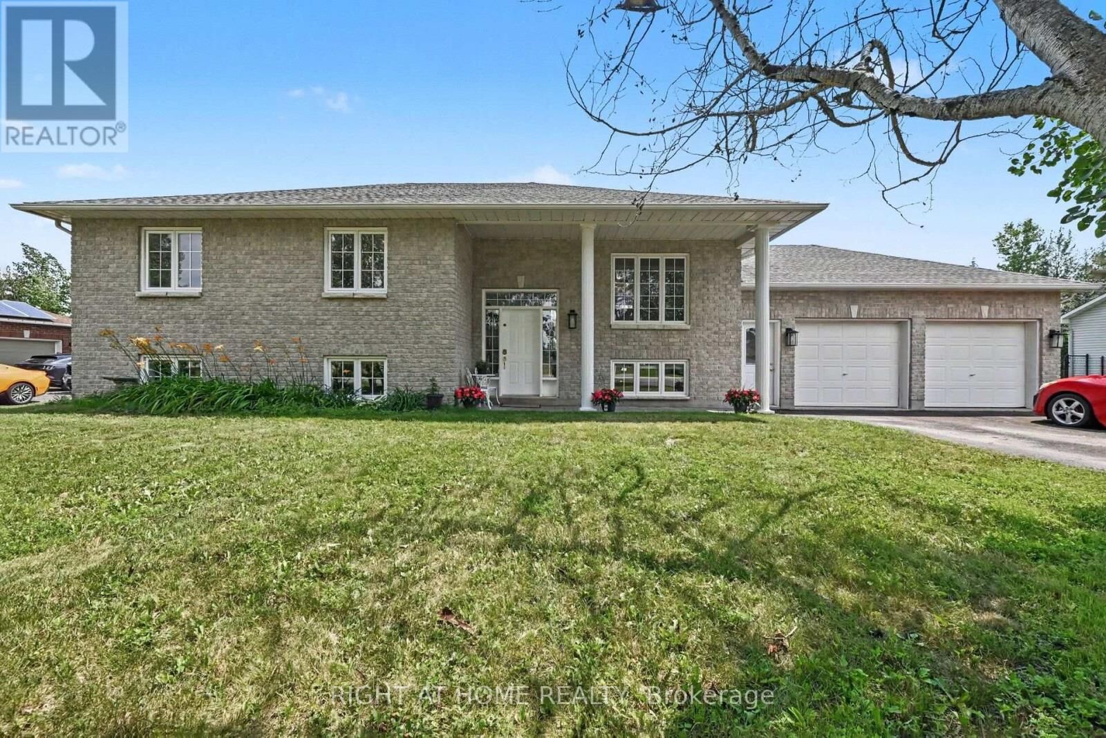 Property Photo: 1588 Scottanne Street ON K4P 1R3