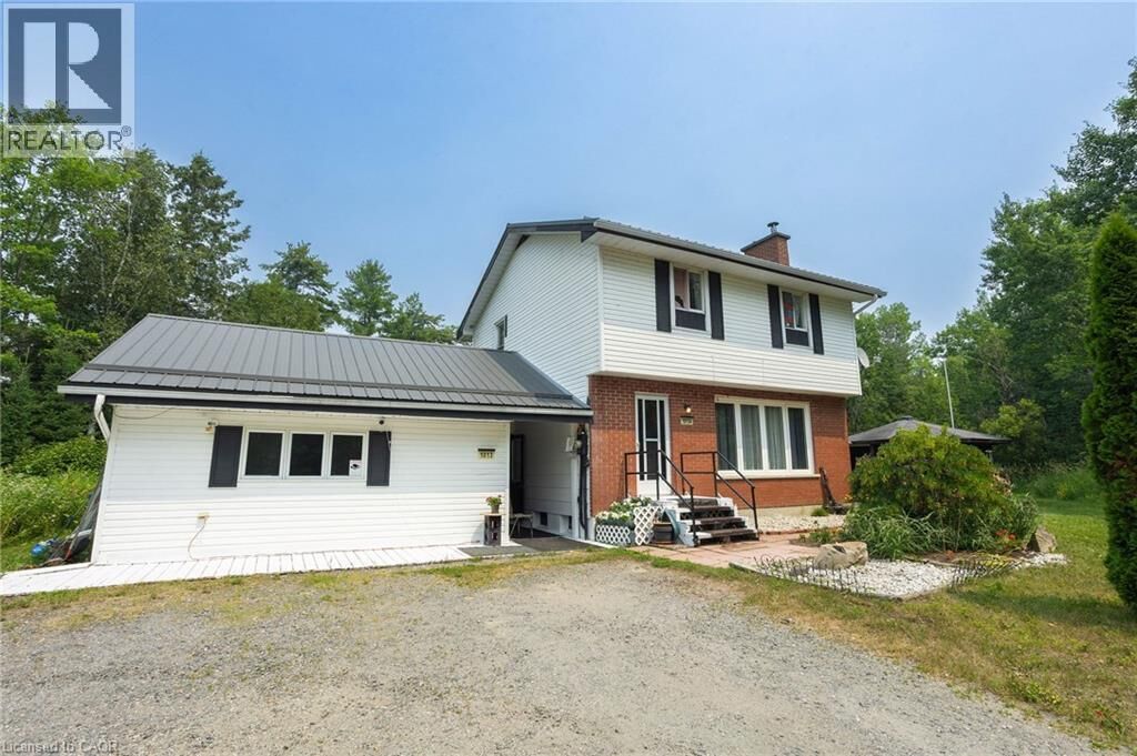 Property Photo: 1013 Hopkins Hill Road ON P5E 1T4