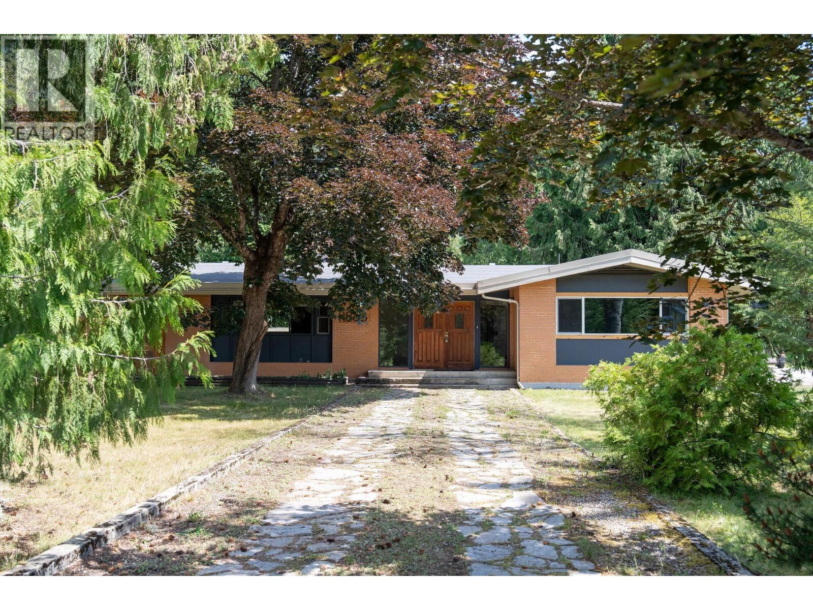Property Photo: 1888 Airport Way BC V0E 2S0