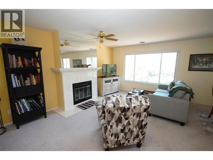 Property Photo:  320 Brandon Avenue 202  BC V2A 3S8 