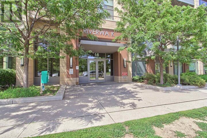 Property Photo: 18 Uptown Drive 223 ON L3R 5M5