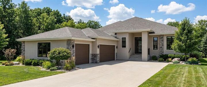 7 Bryce Boulevard — photo 1