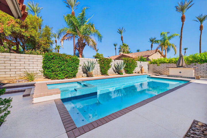 Property Photo: 137 Courtside Drive CA 92260