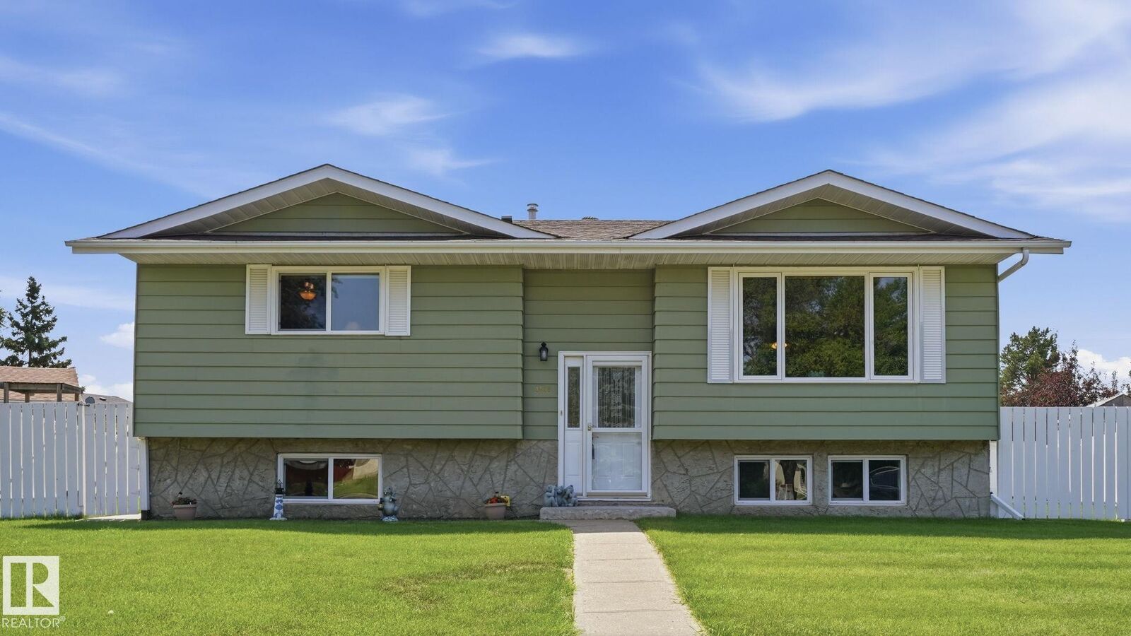 Property Photo:  4515 41A Avenue  AB T9E 4Z2 