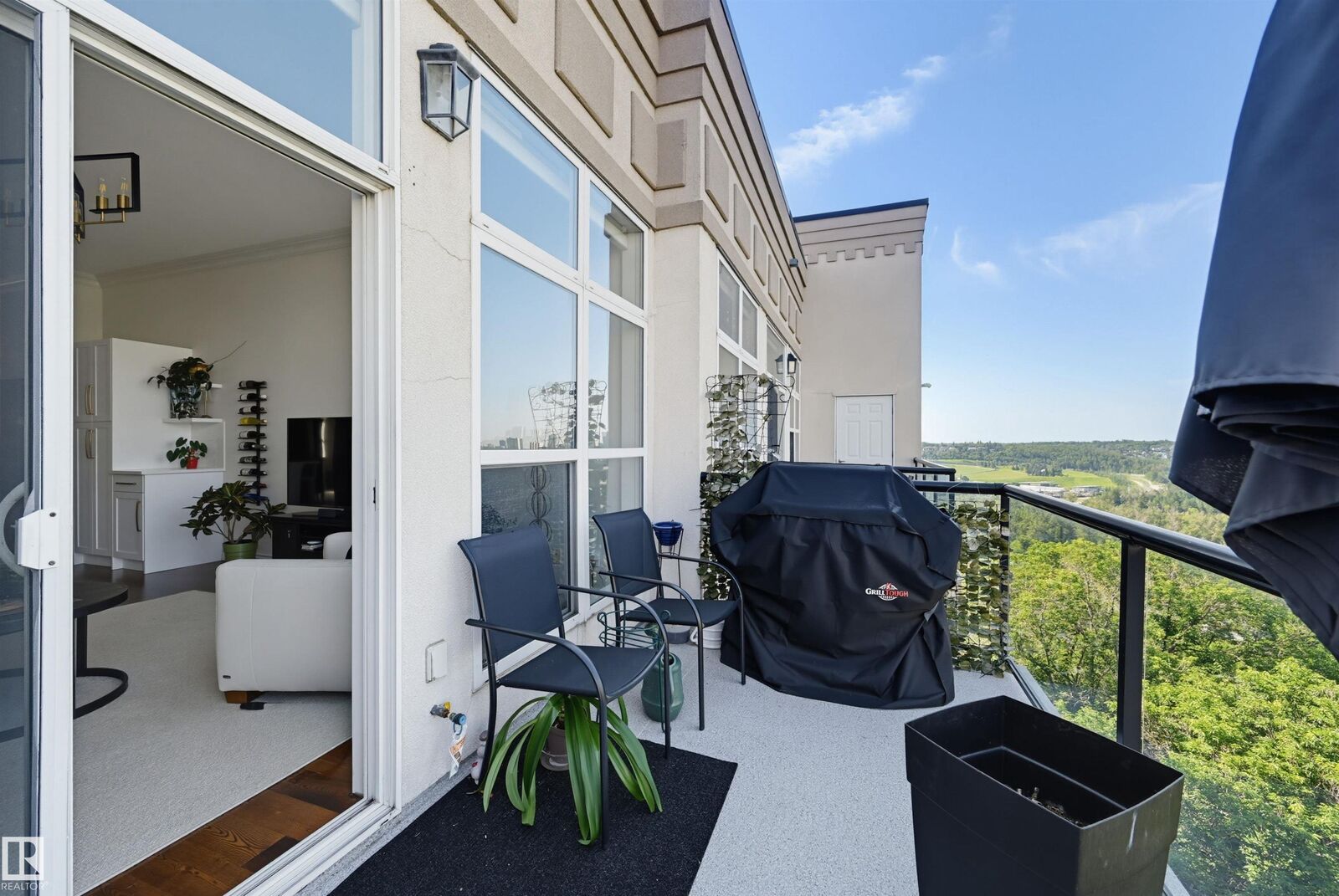 Property Photo: 9503 101 Avenue NW 511 AB T5H 4R1