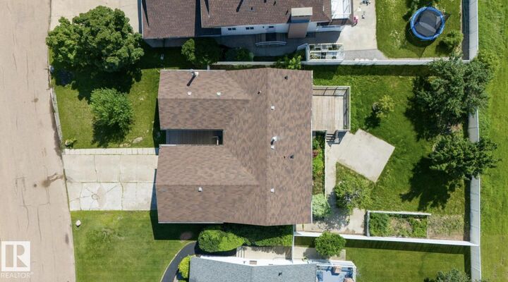 Property Photo: 10211 95 Ave AB T8R 1E9
