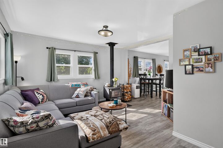 Property Photo: 4740 49 Avenue AB T0E 2A0