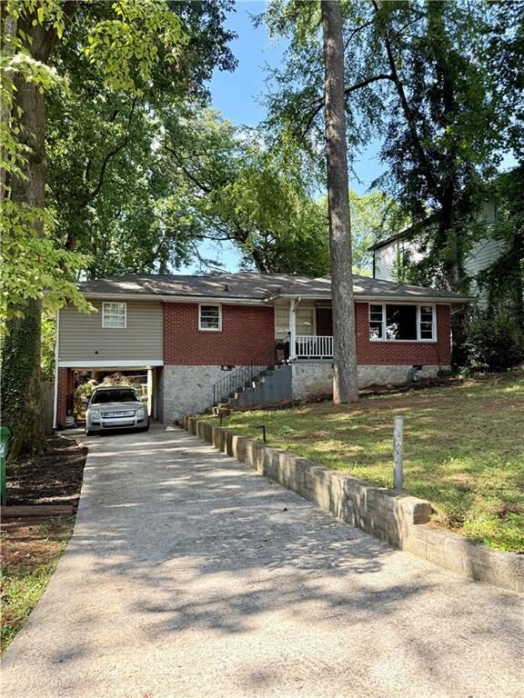 Property Photo: 2889 Joyce Avenue GA 30032