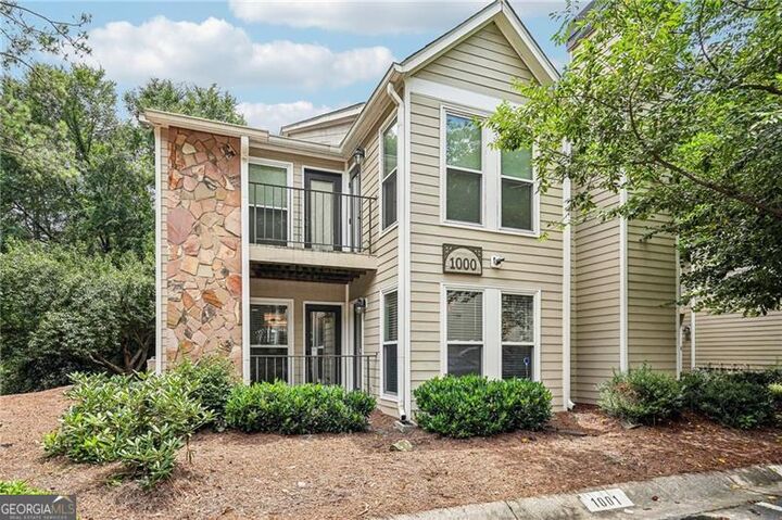 Property Photo:  1001 Lake Pointe Circle  GA 30075 