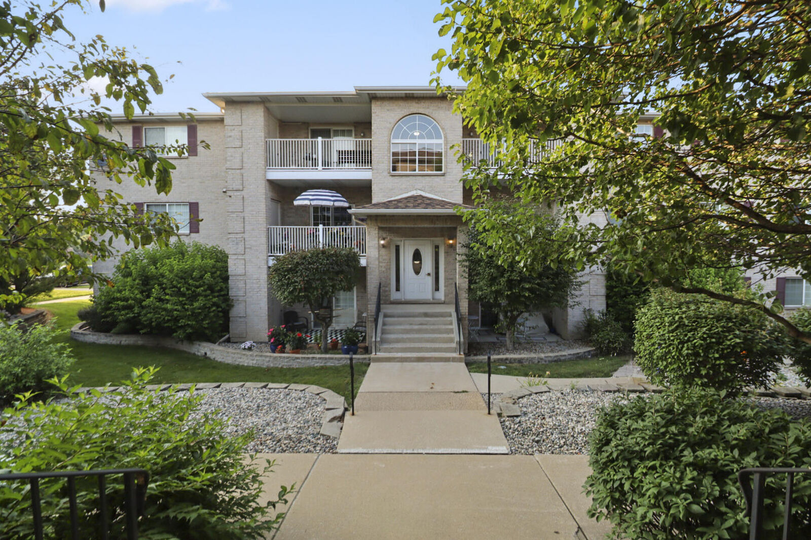 Property Photo:  2021 W 75th Place 25  IN 46410 