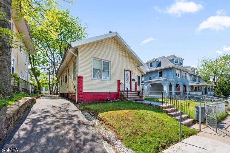 Property Photo: 42 Scheerer Ave NJ 07112