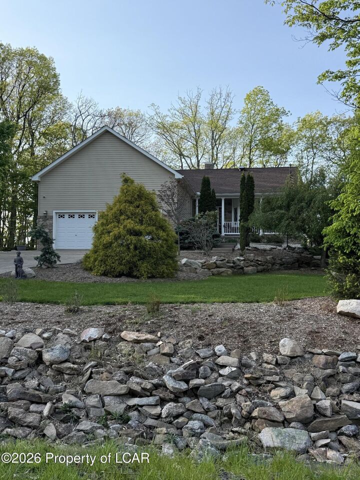 Property Photo: 47 Dakota Drive PA 18202