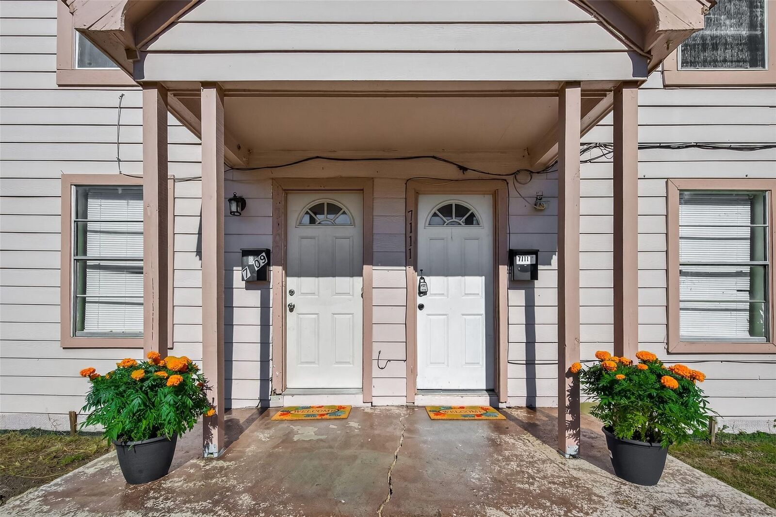 Property Photo:  7111 Myrtle Street  TX 77087 