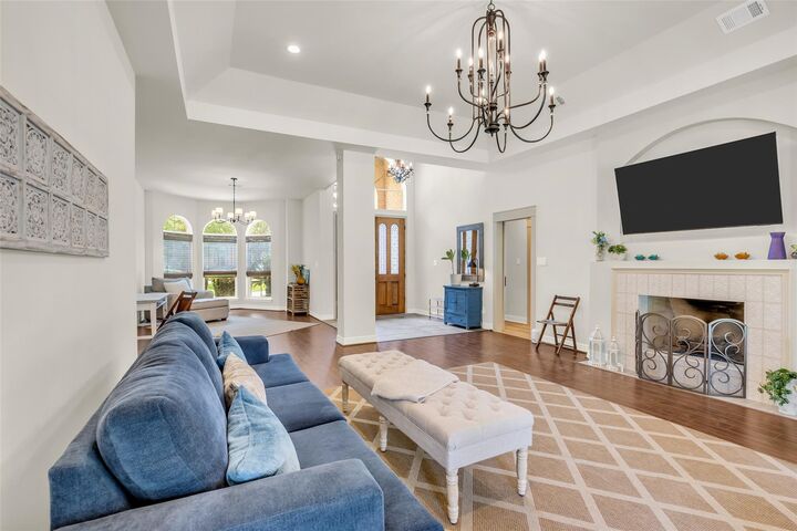Property Photo:  129 April Point Place  TX 77356 