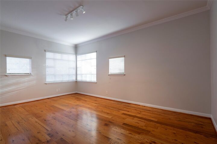 Property Photo:  4004 Montrose Boulevard 44D  TX 77006 