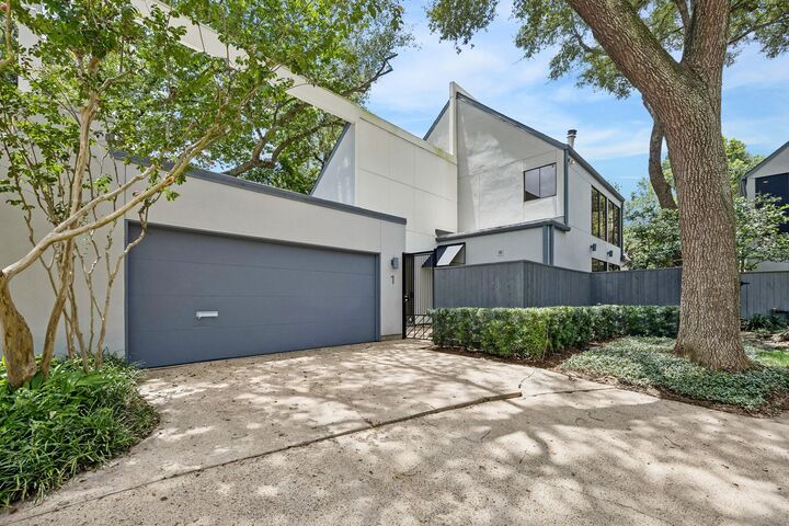Property Photo:  1 Boulevard Green  TX 77401 