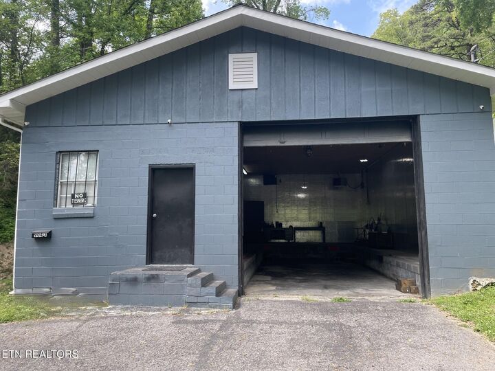 Property Photo: 904-A E Cumberland Ave KY 40965