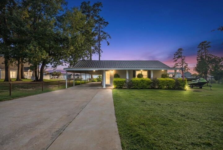 Property Photo: 1040 Cr 184 TX 75633