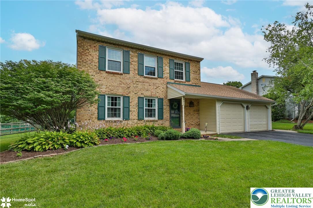 Property Photo:  5444 Hale Avenue  PA 18017 