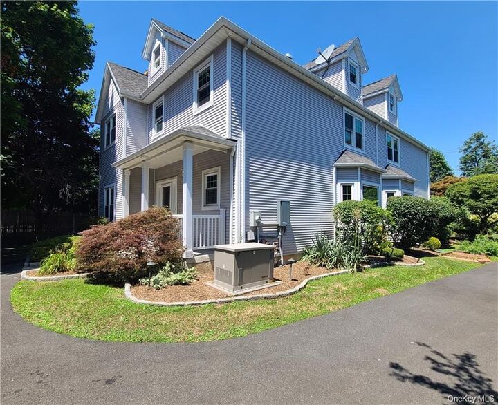 Property Photo:  76 Smith Avenue  NY 10960 