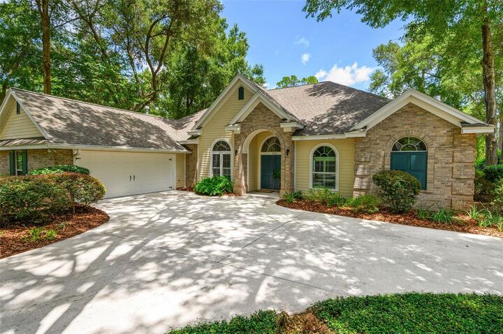 Property Photo: 9340 SW 32nd Place FL 32608