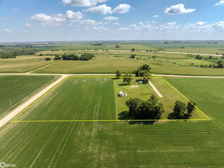 Property Photo: 26153 Highway D35 IA 50126