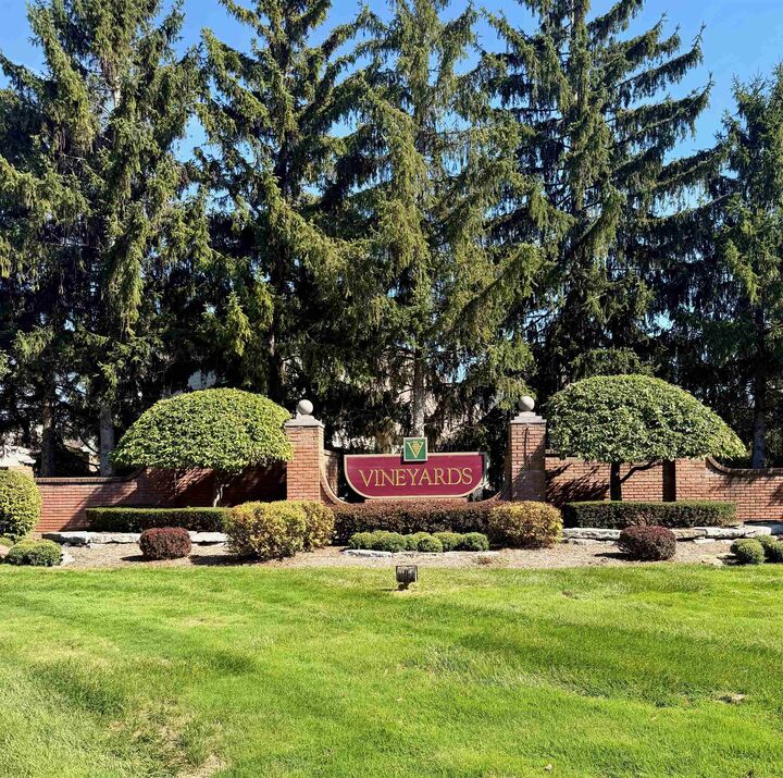 Property Photo:  4379 Chablis Drive  MI 48314 