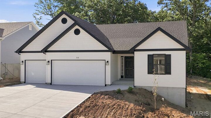 Property Photo: 818 Dogwood Way MO 63050