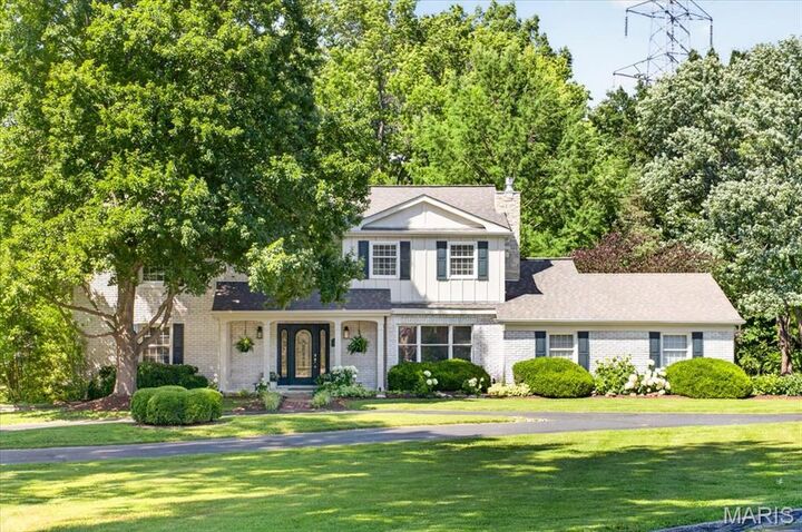 Property Photo: 13231 Thornhill Drive MO 63131