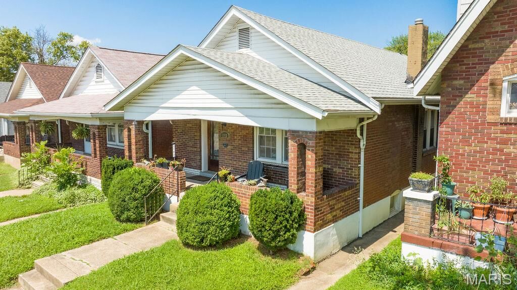 Property Photo: 3163 Hampton Avenue MO 63139