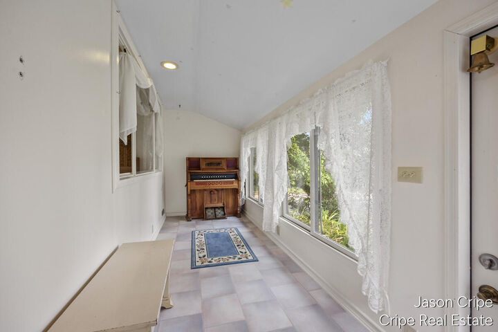 Property Photo: 928 E Brierwood Street MI 48838