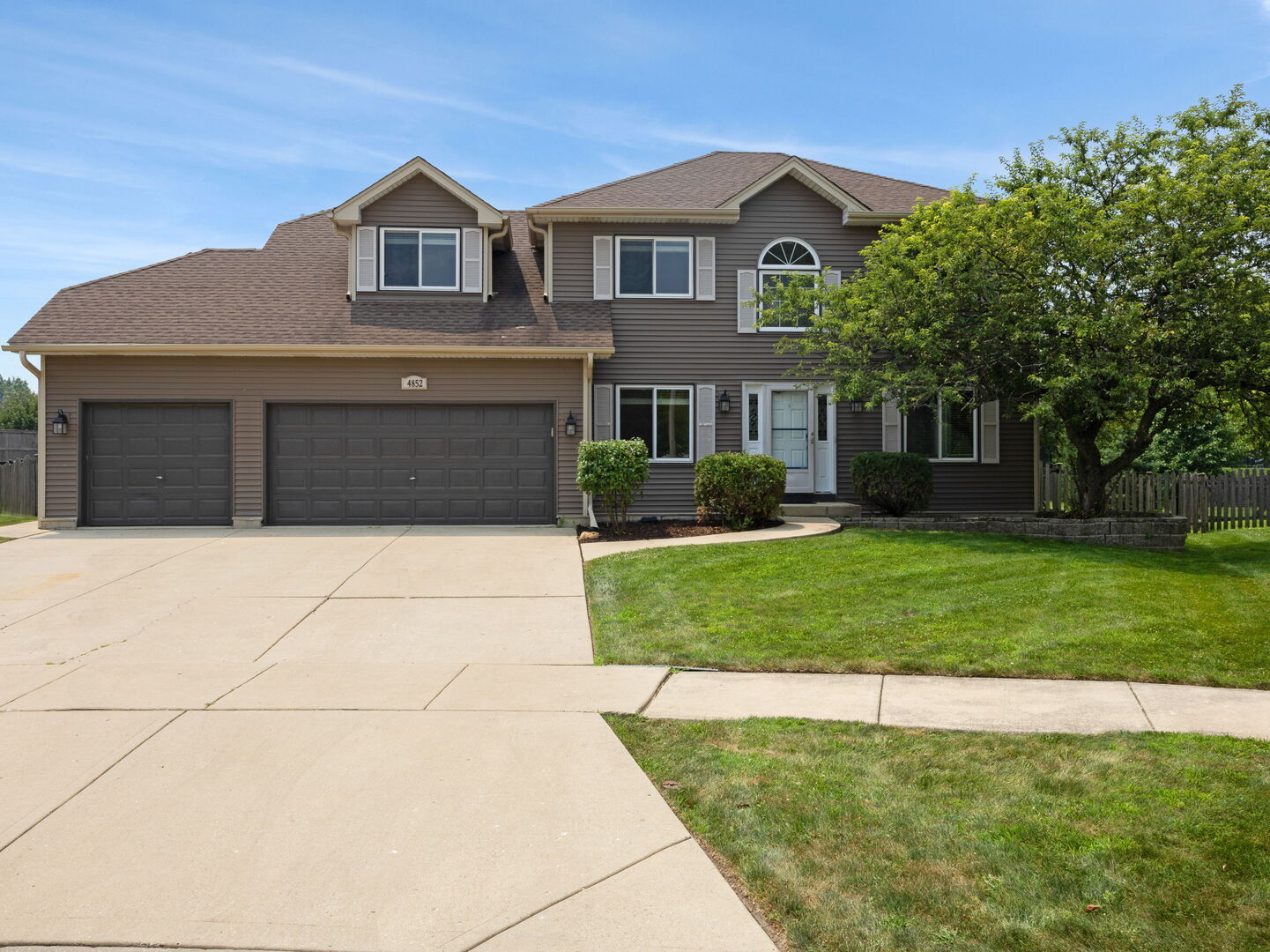 Property Photo: 4852 Snapjack Circle IL 60564