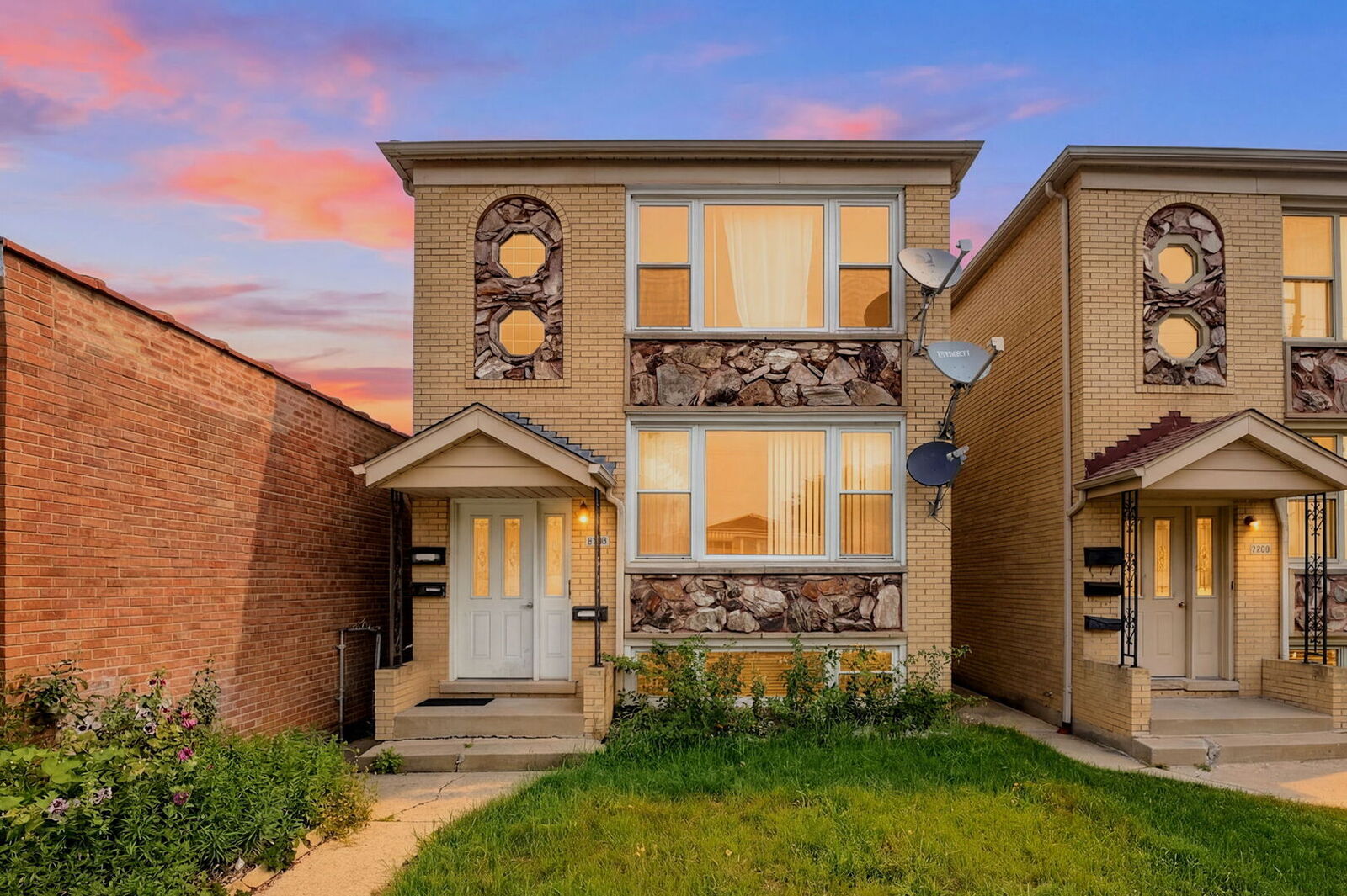 Property Photo: 5789 N Elston Avenue IL 60646