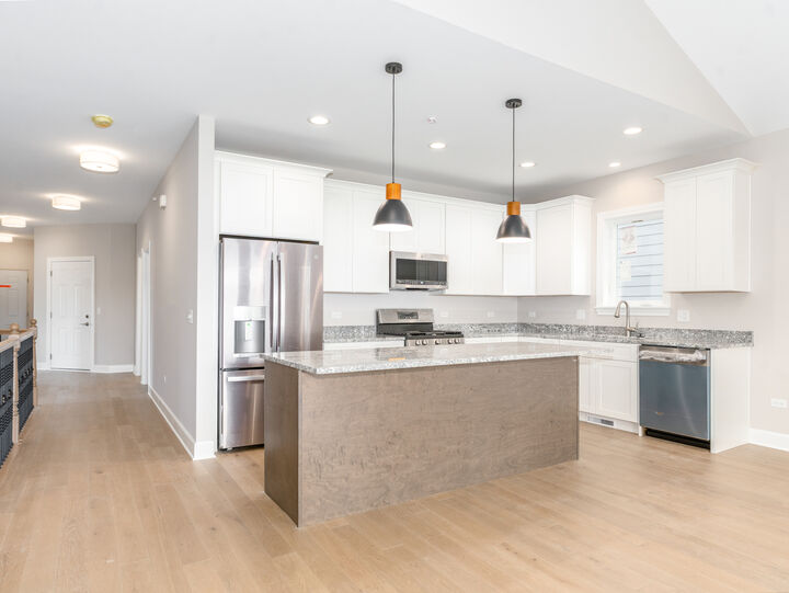 Property Photo: 1452 Somerset Place IL 60010