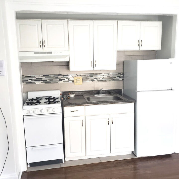 Property Photo: 1064 W Thorndale Avenue 2P IL 60660