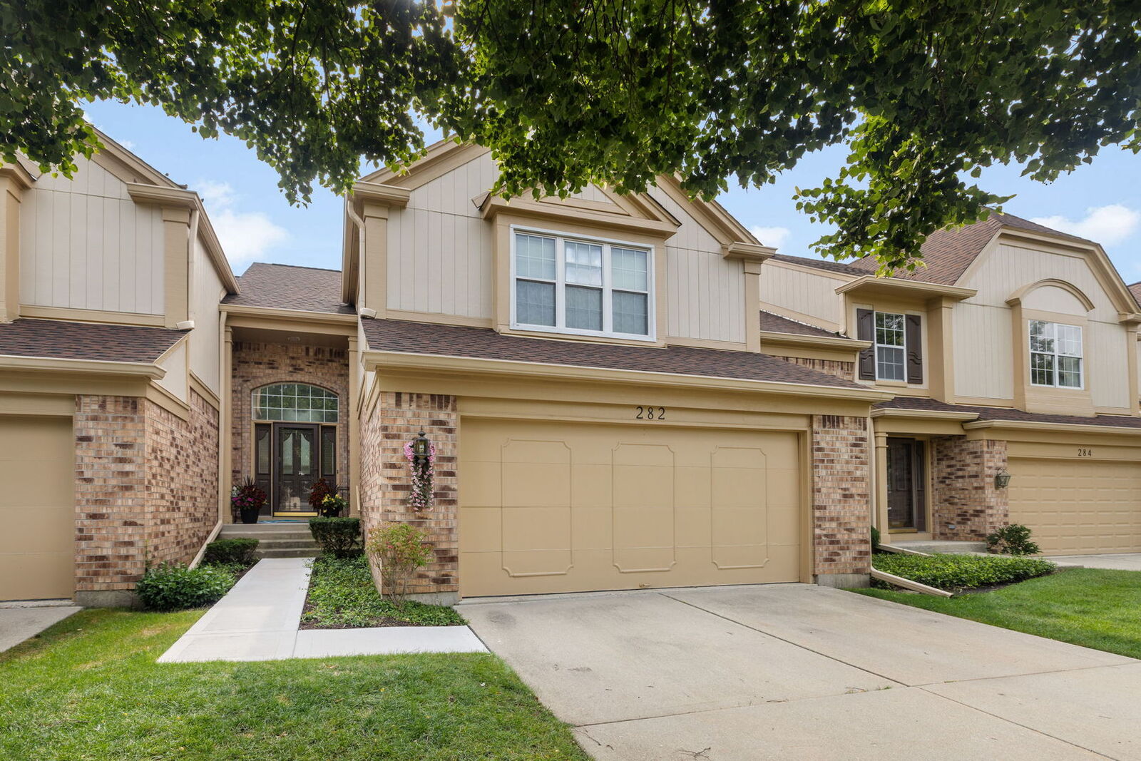 Property Photo:  282 Lorraine Circle  IL 60108 