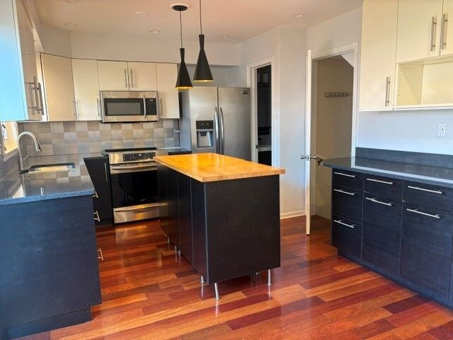 Property Photo:  2156 Rugen Road A  IL 60026 