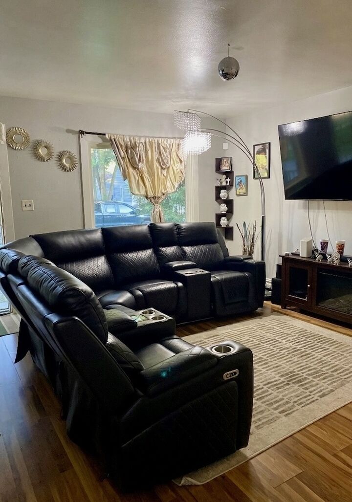 Property Photo: 2814 N Butrick Street IL 60087