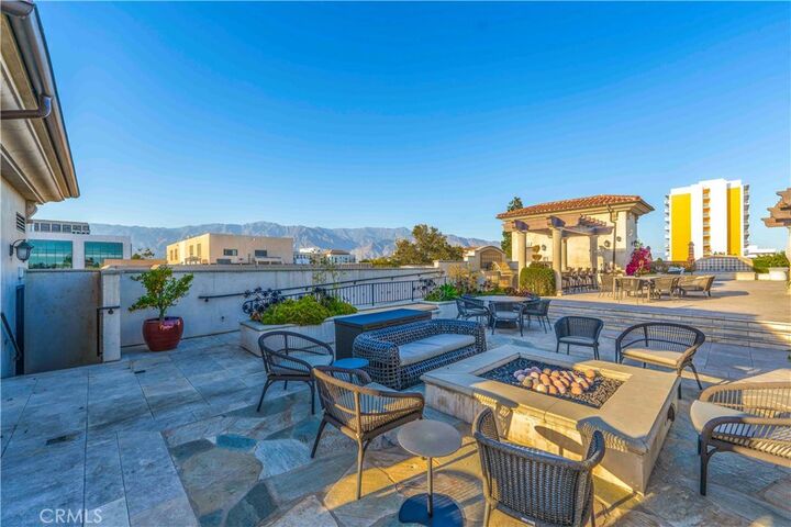 Property Photo:  155 Cordova 204  CA 91105 