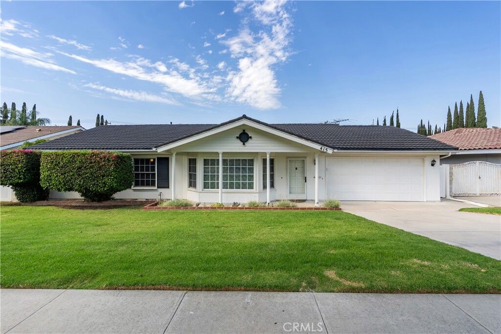 Property Photo:  415 E Kendall Street  CA 92879 