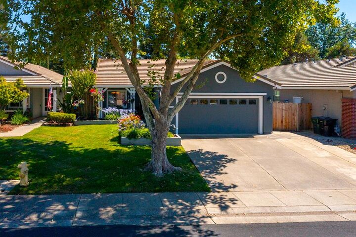 Property Photo: 1012 Vanston Way CA 95747