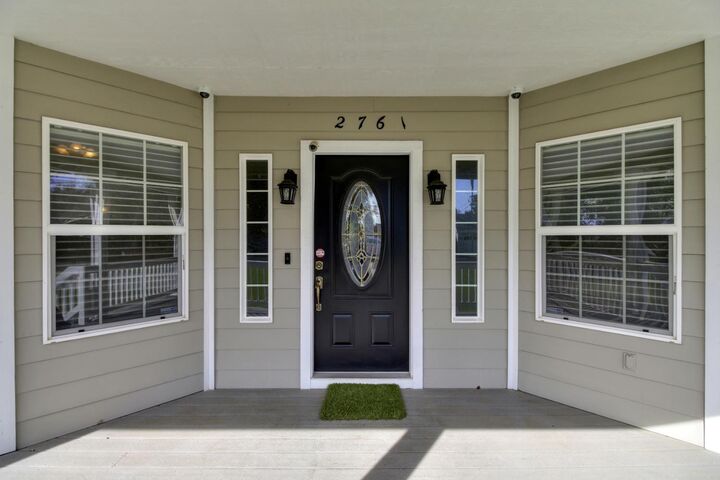 Property Photo: 2761 Creekside Lane CA 95821