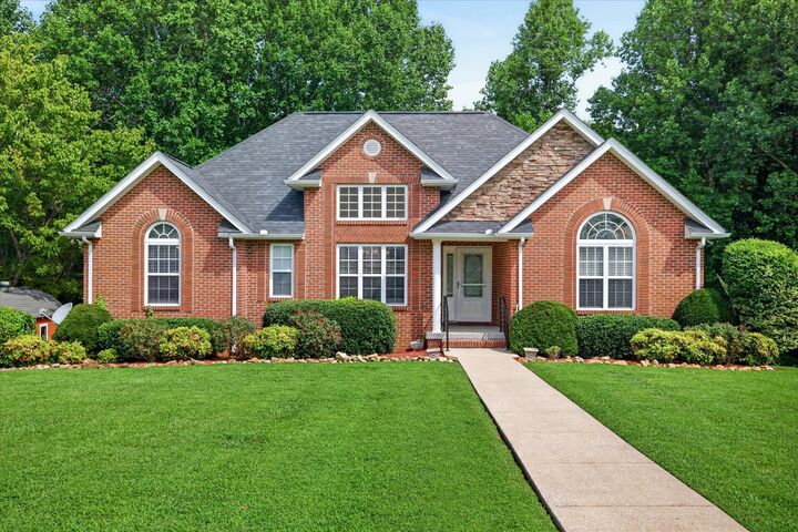 Property Photo: 1422 Grassland Dr TN 37015