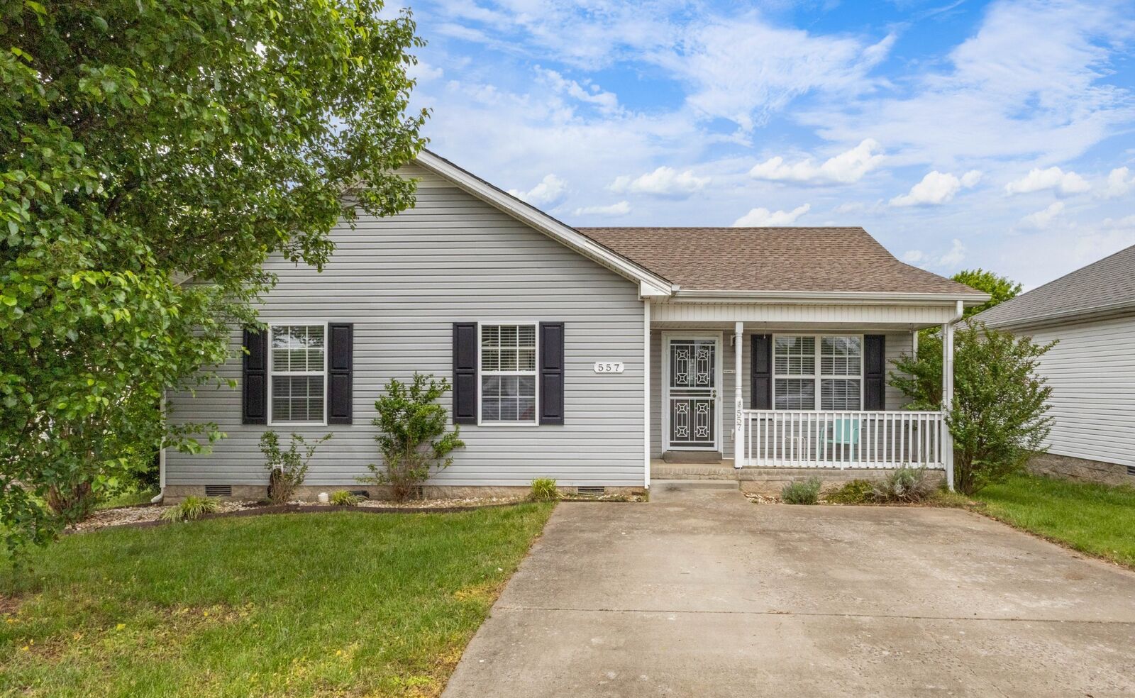 Property Photo:  557 Oakmont Dr  TN 37042 