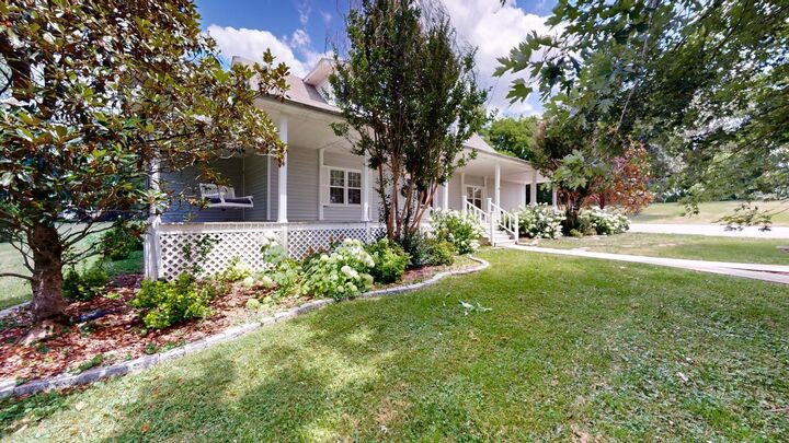 Property Photo: 113 Yell Dr E TN 37183