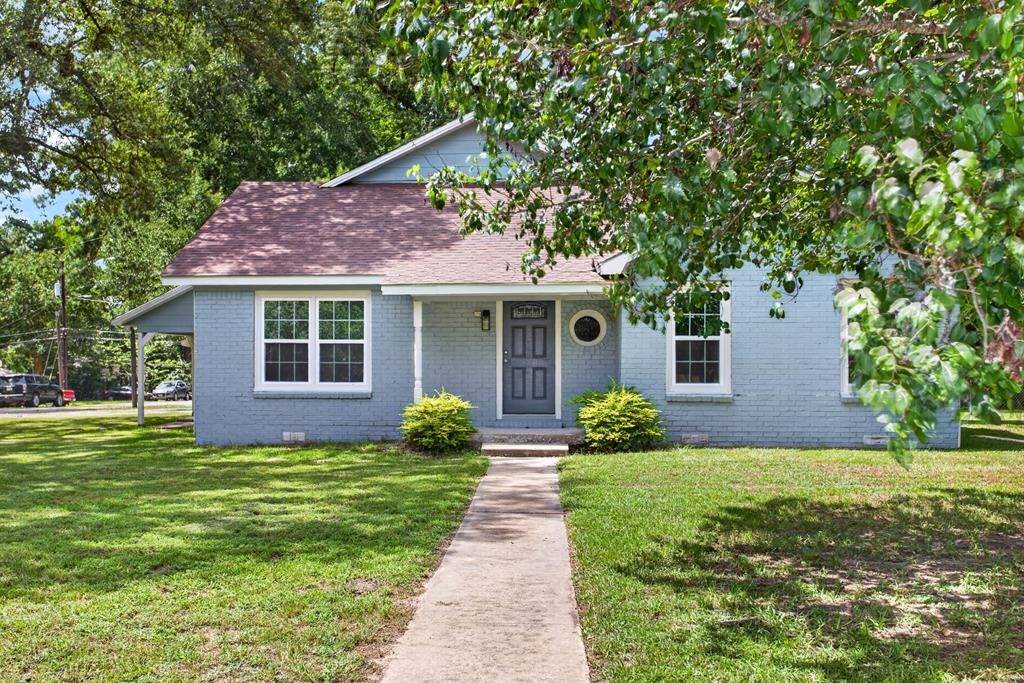 Property Photo:  328 Sunset Blvd  TX 75904 
