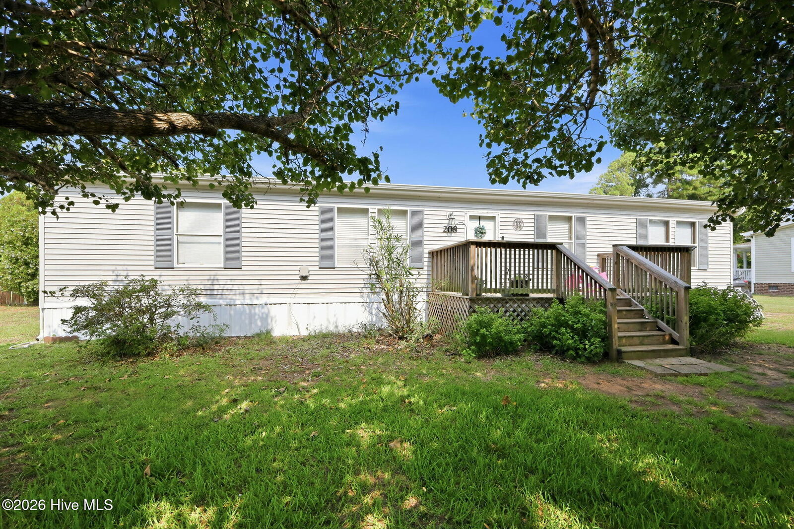 Property Photo:  208 Easy Street  NC 28584 
